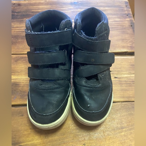 Children's Place black high top big boys play sneakers size 4
Loop & hook - Picture 8 of 8